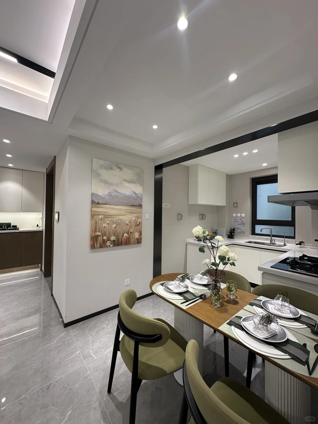 李沧北：全款105万！97平精致三居🏡电梯洋房