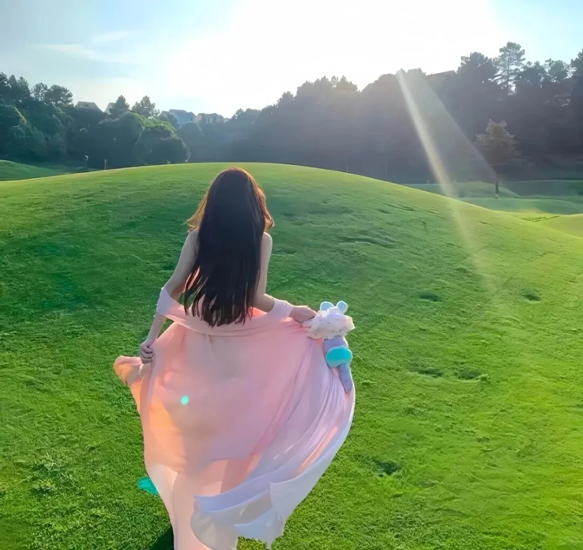 𝐒𝐡𝐚𝐫𝐞｜一眼心动的绝美背影女头