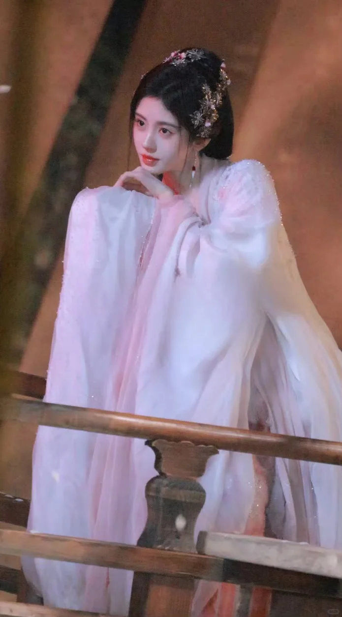天生媚骨 媚眼如丝