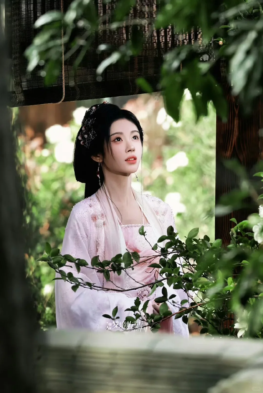 天生媚骨 媚眼如丝