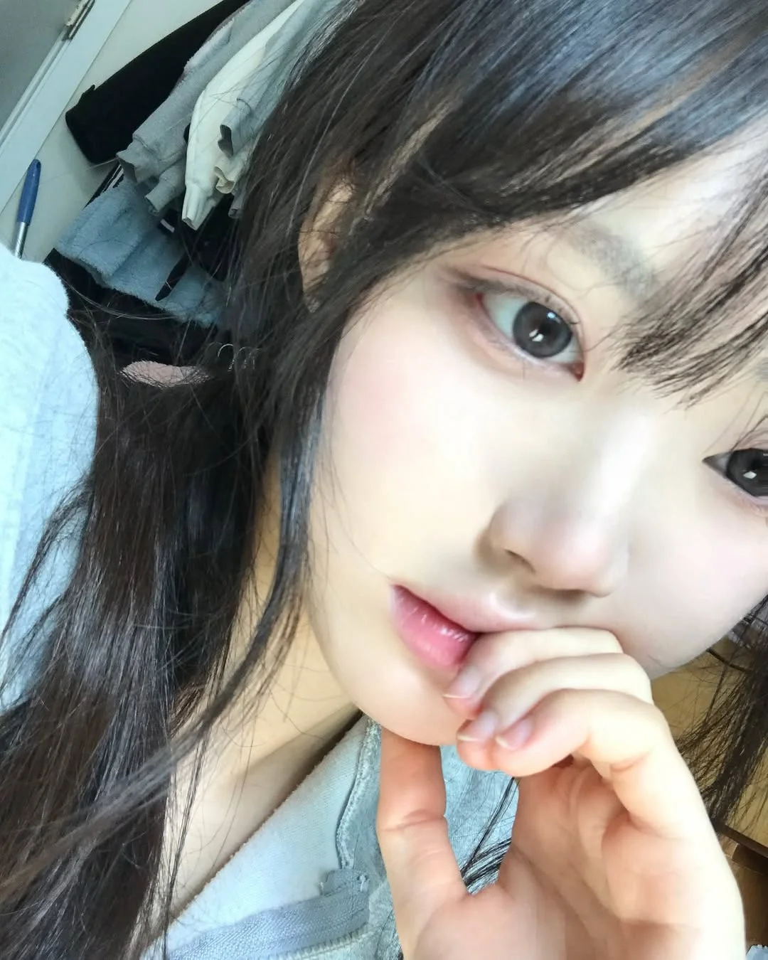 🇰🇷07年女高自拍姿势照片分享🤳