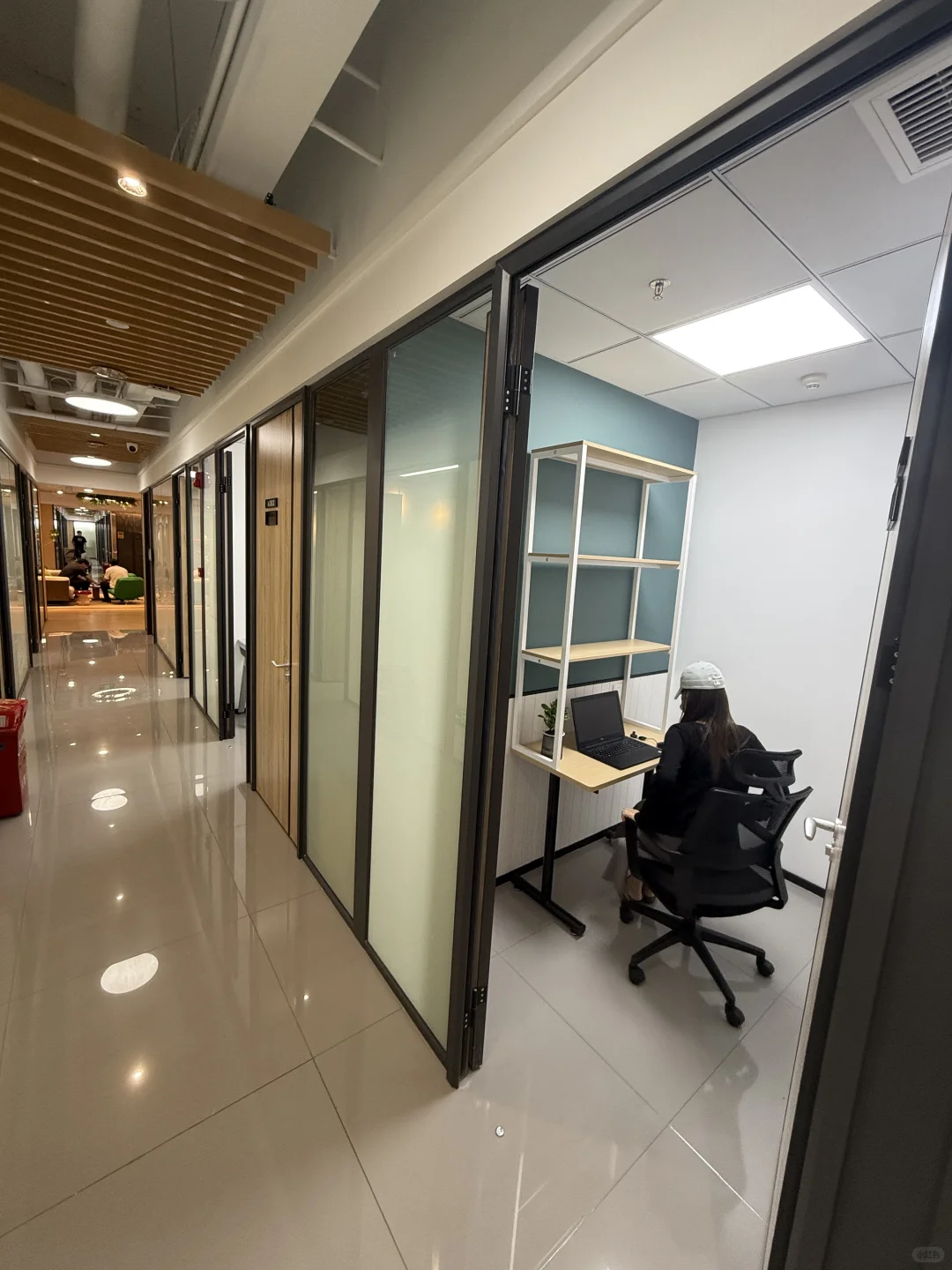 小时候以为一栋楼就是一个公司😅