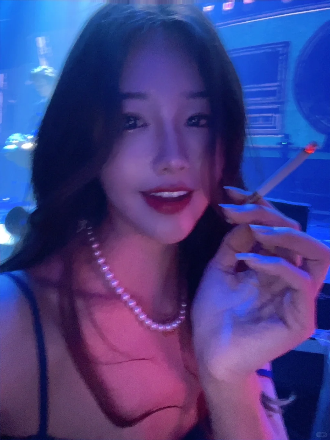“我没空 我要去酒吧和瑞秋喝酒”