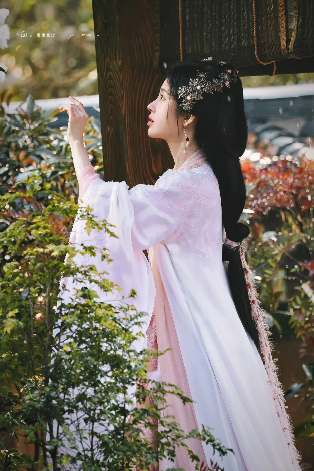 天生媚骨 媚眼如丝