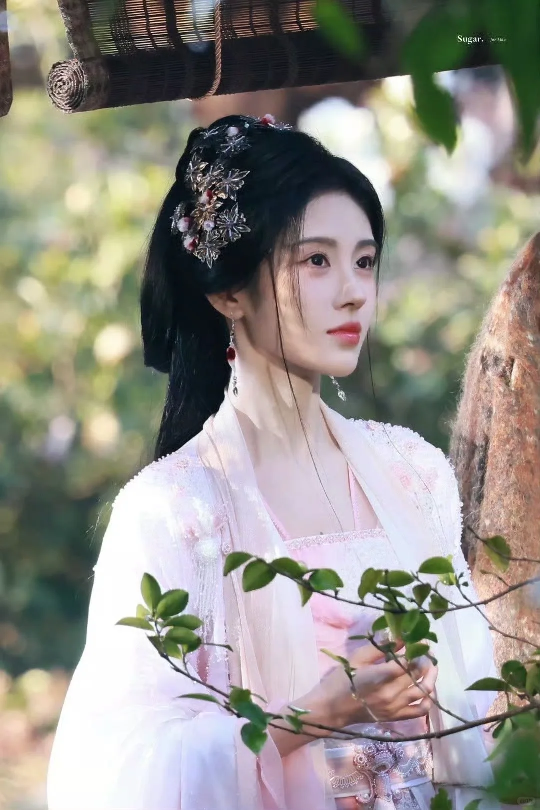 天生媚骨 媚眼如丝