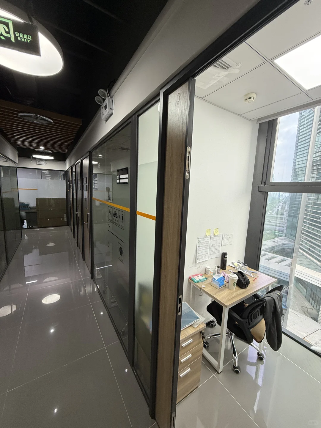 小时候以为一栋楼就是一个公司😅
