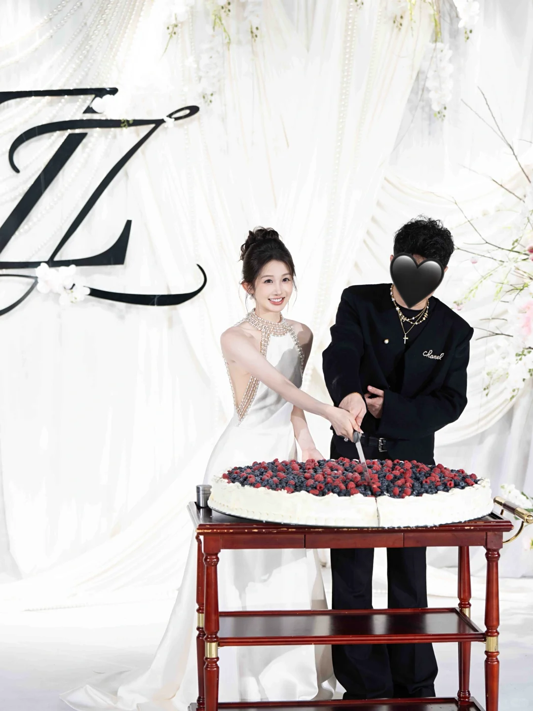想吃自己的席了 所以订了个婚💗