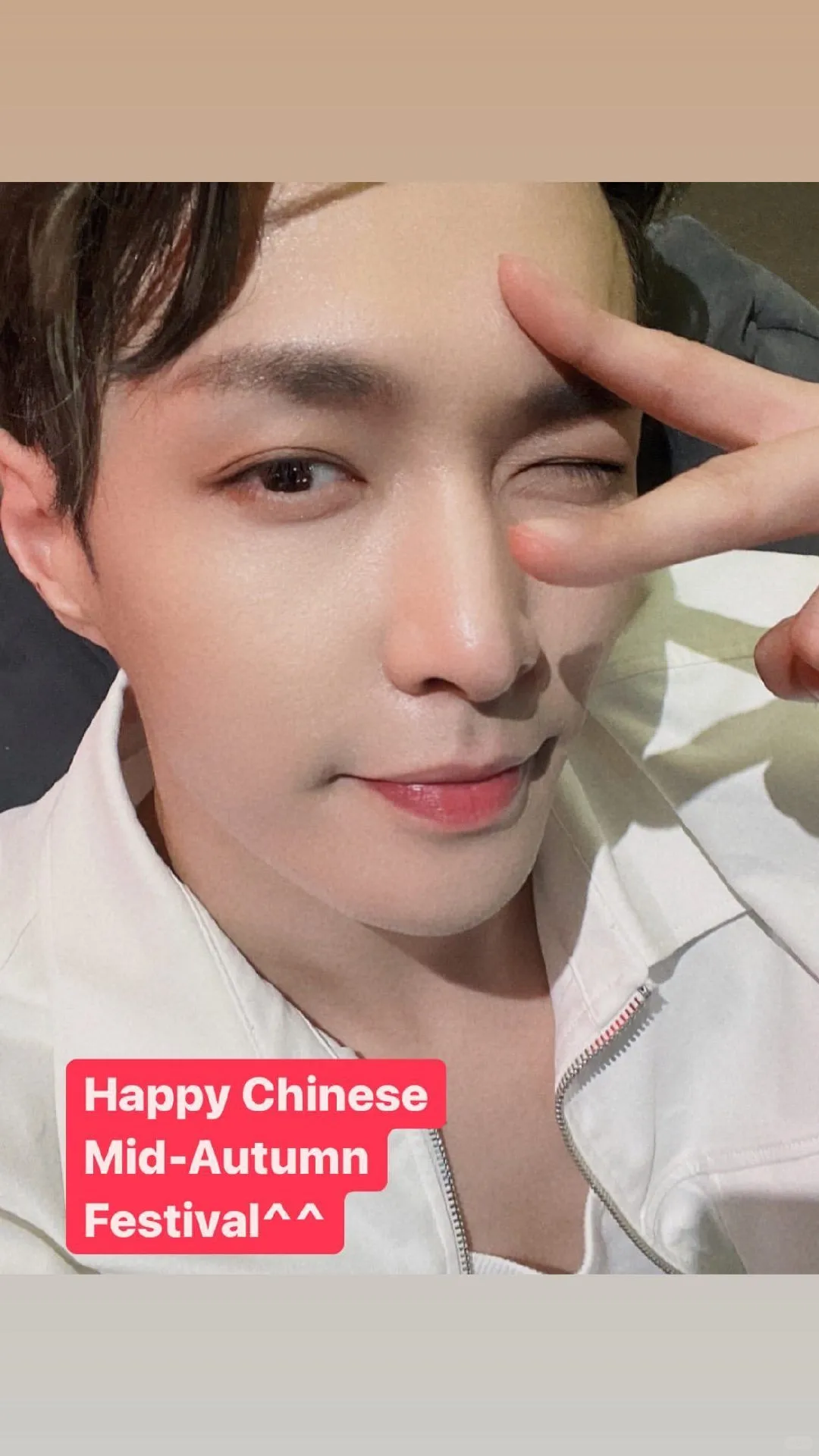 张艺兴那些年发过的魅惑自拍