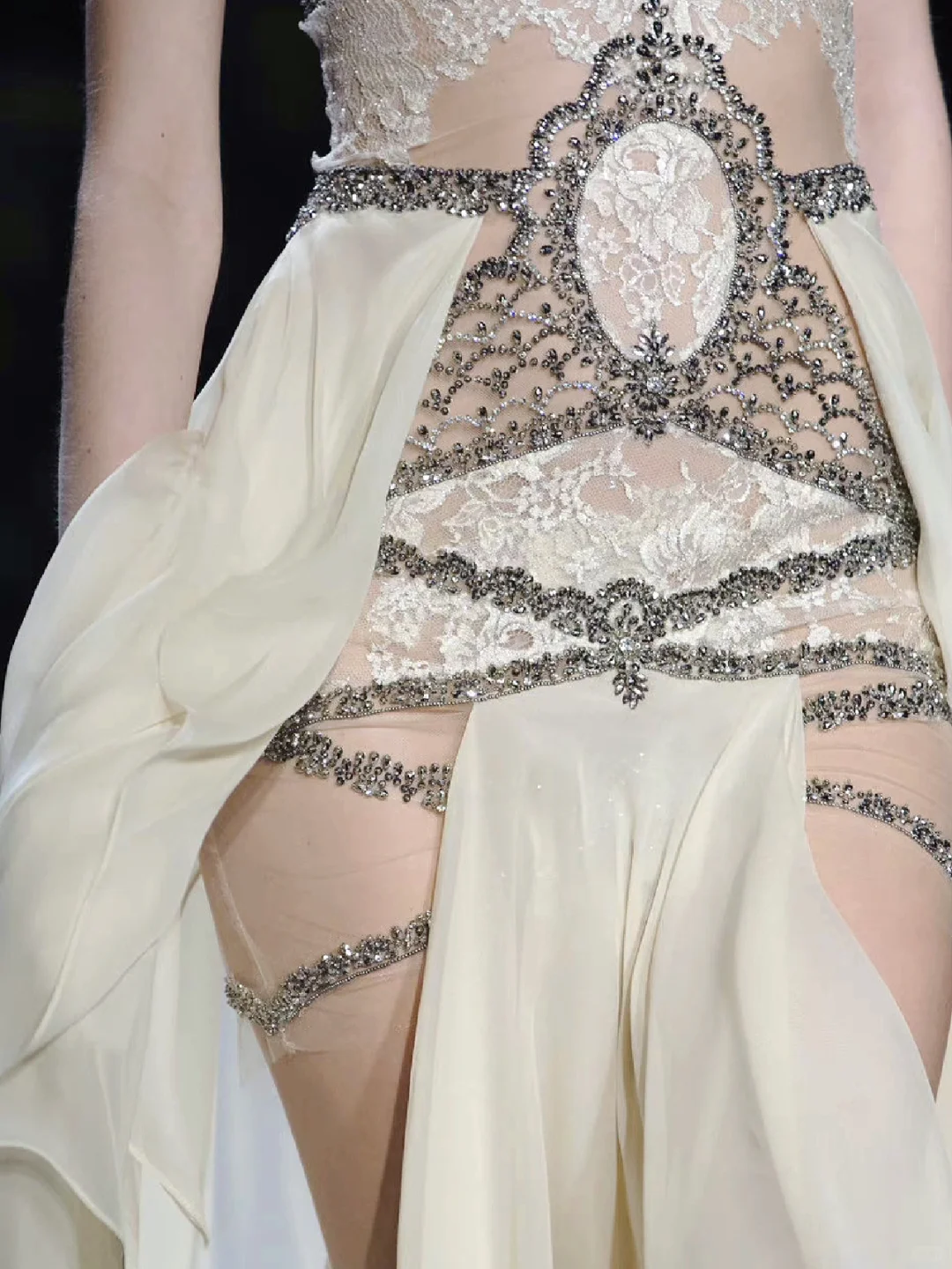 秀场碎片| Reem Acra 2016秋季🕸️薄如蝉翼