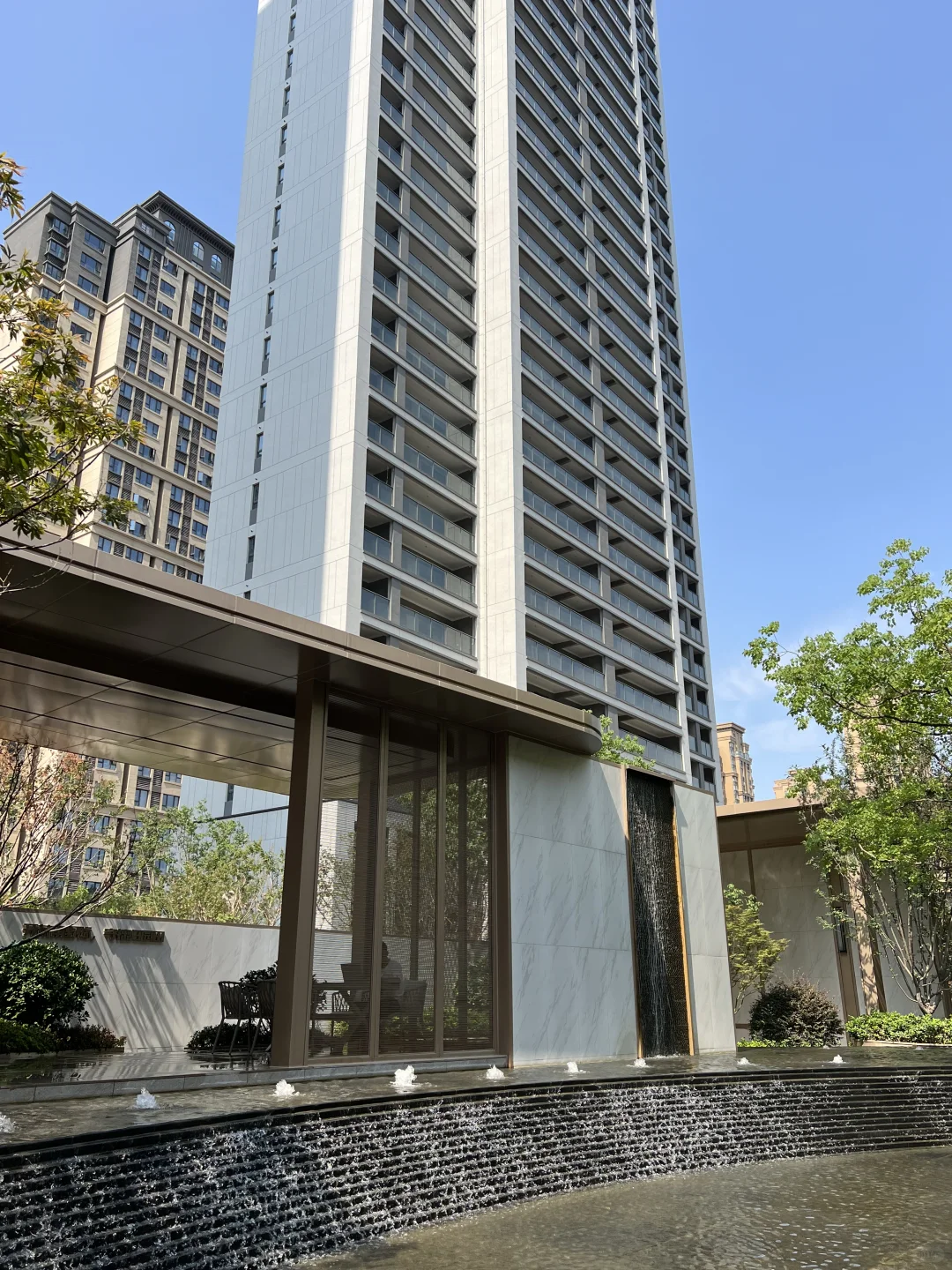 金水区一梯一户现房｜145㎡送精装送车位220W