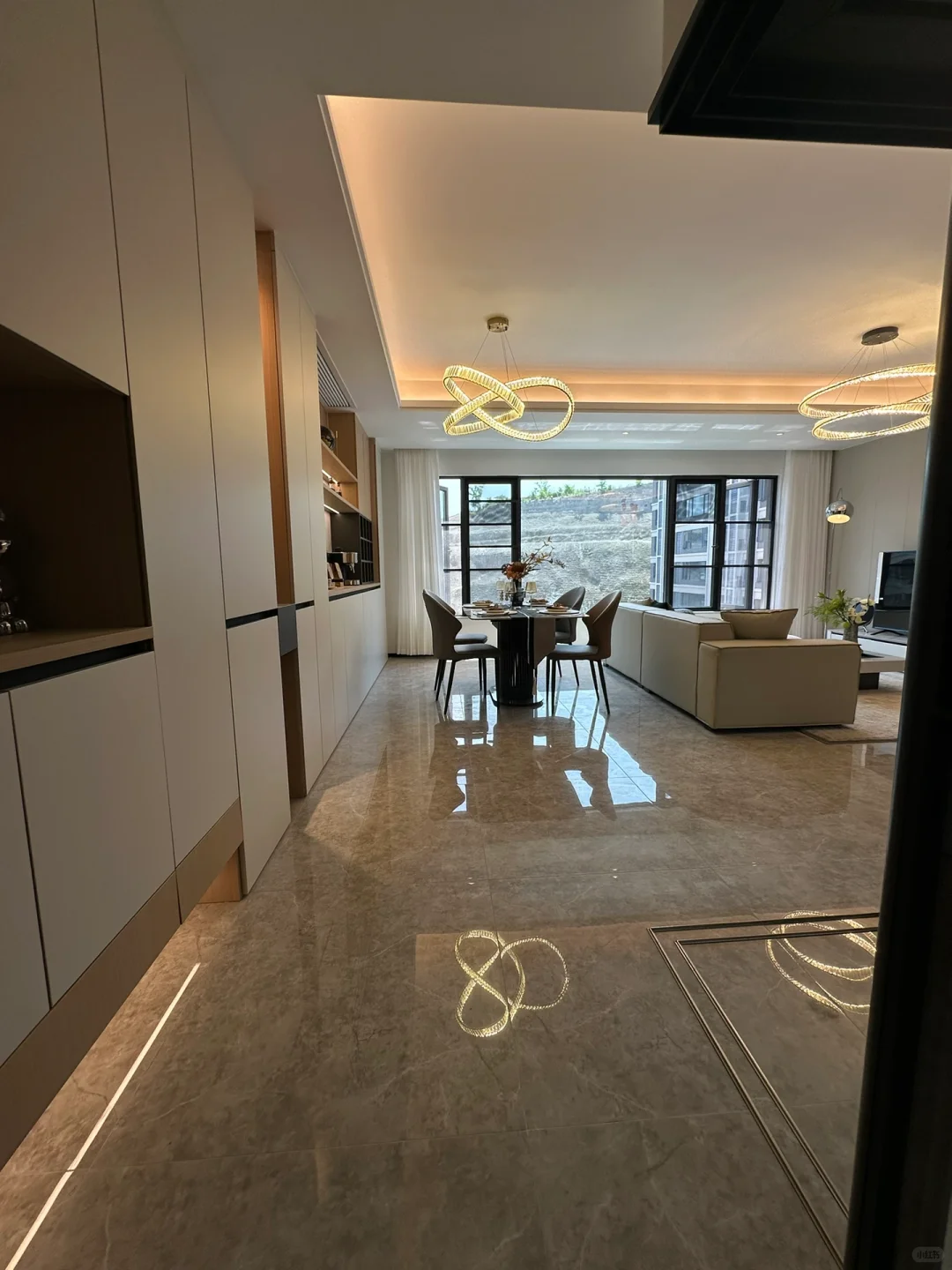 重庆，只付5万，可以拎包入住的，洋房长什么样