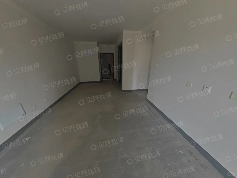 邯郸复兴区荣盛城一卖房，84万 包过户有车位