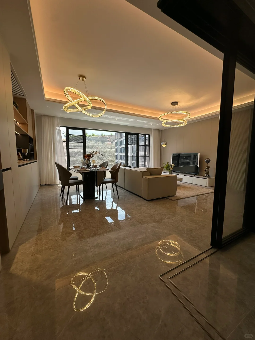 重庆，只付5万，可以拎包入住的，洋房长什么样