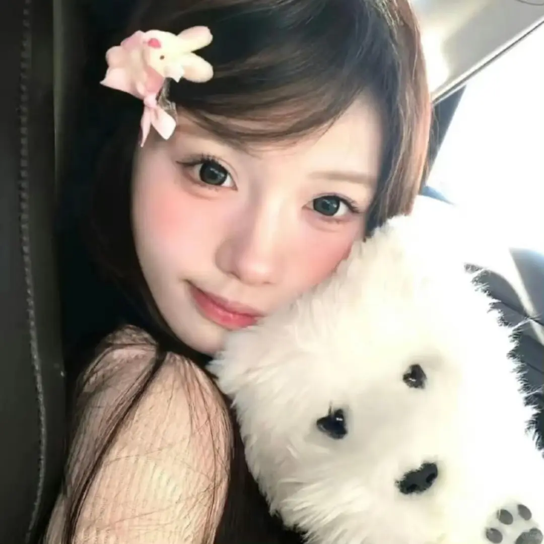 𝙒𝙚𝘾𝙝𝙖𝙩 / 女头🌷➕背景图