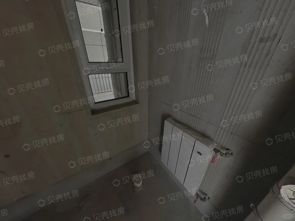 邯郸复兴区荣盛城一卖房，84万 包过户有车位