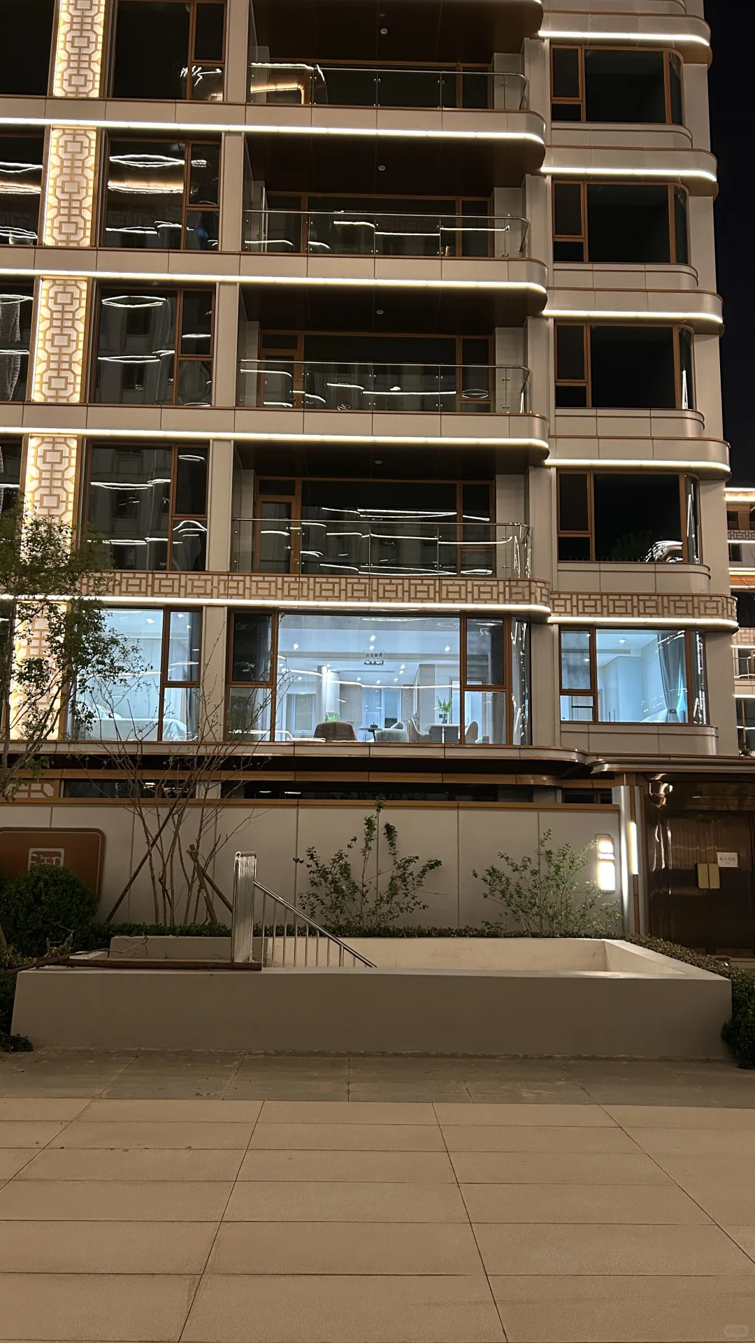 燕郊豪宅夜景，地铁附近，单价1万+，值不值？