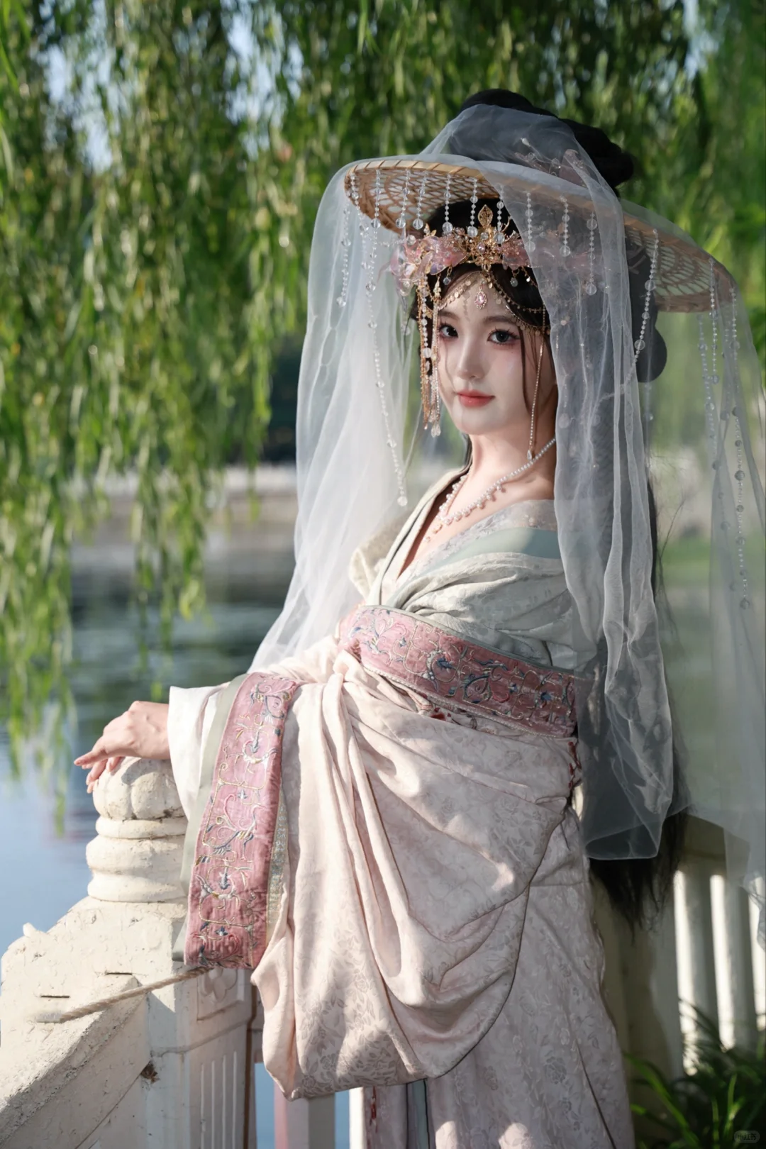 “任武林谁领风骚 我却只为你折腰”