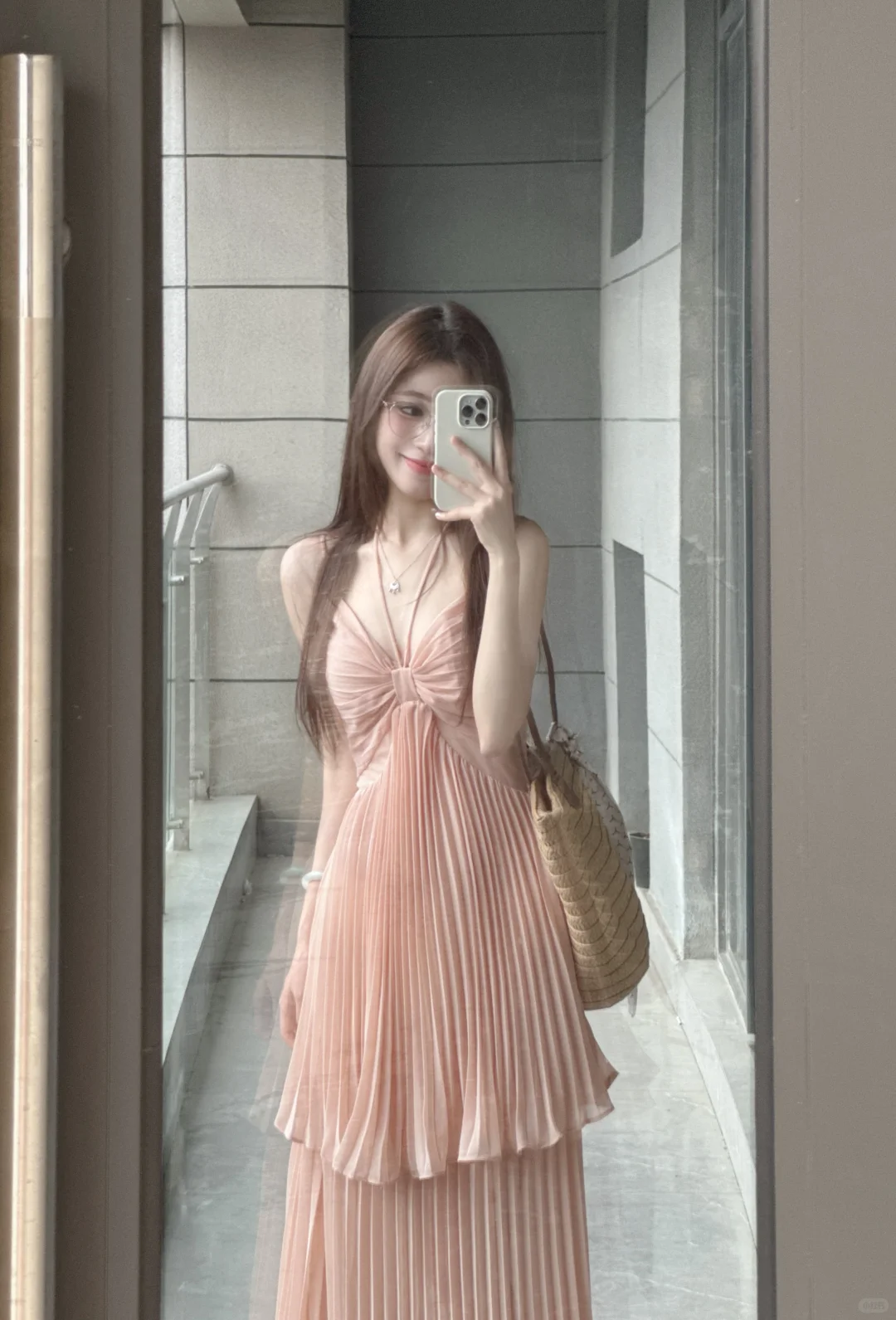 姐妹们！！原来带挂脖绳的套装才是最显身材的