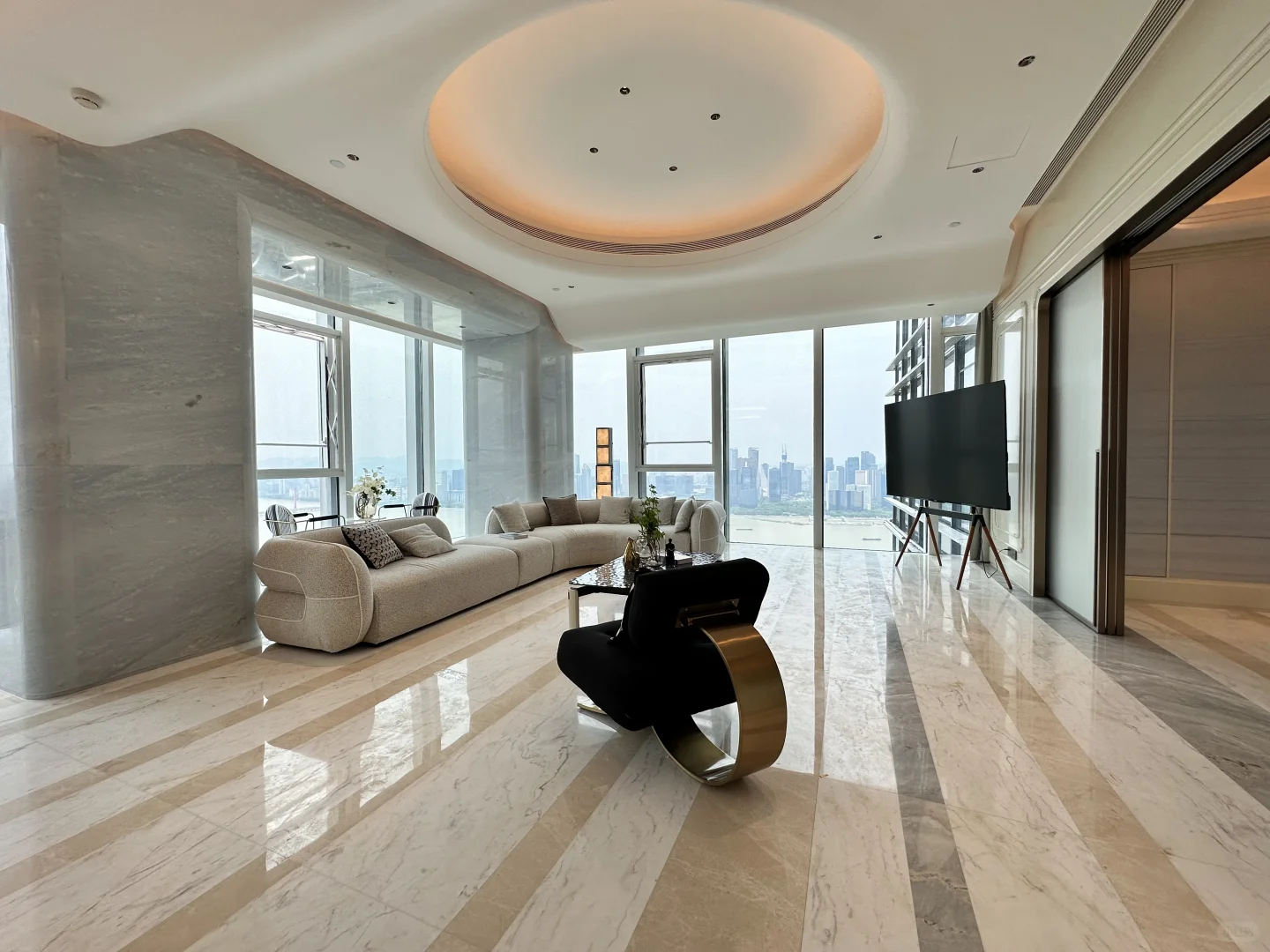 首次出租 一线江景🏠超级适合网红小姐姐❗