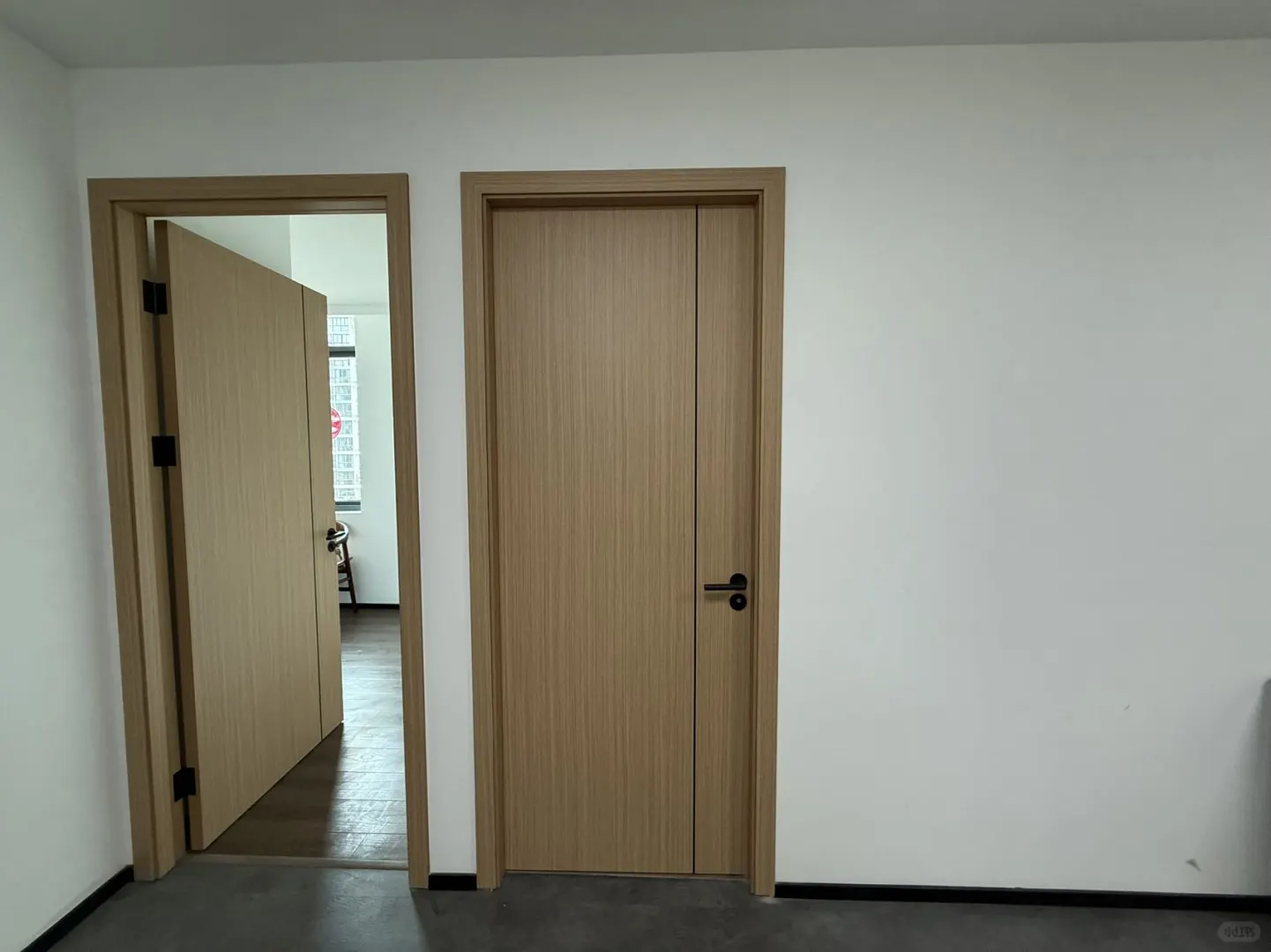 ✨打工人狂喜！市中心200㎡精装办公室藏不住啦