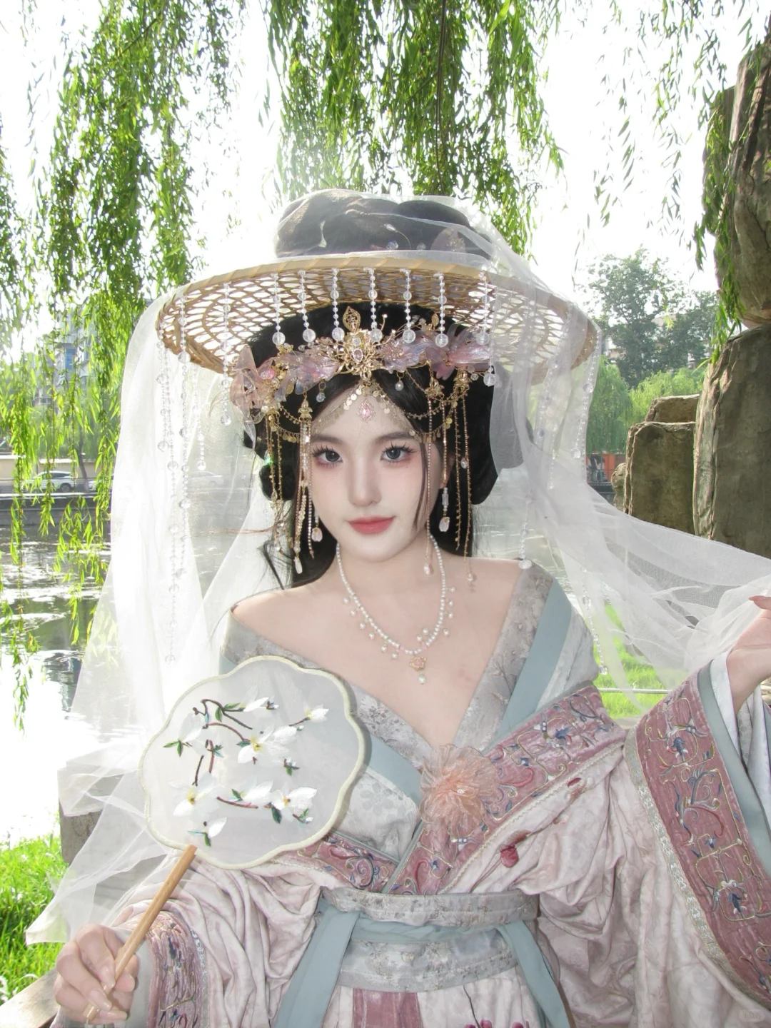 “任武林谁领风骚 我却只为你折腰”