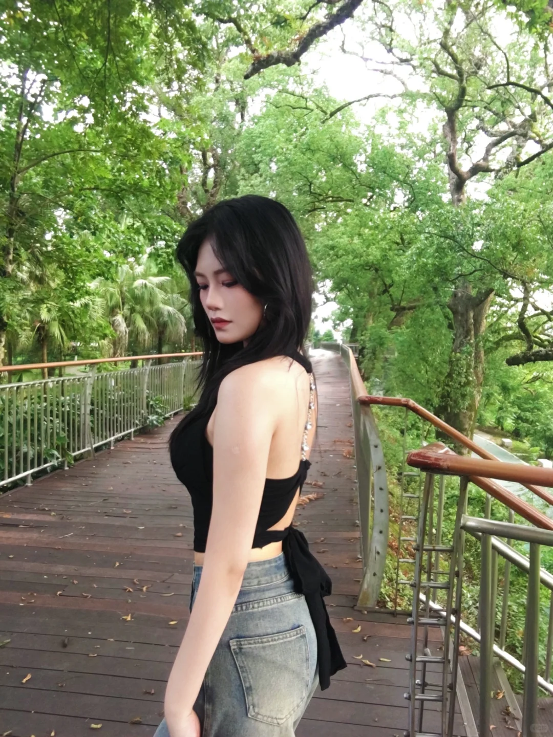 愿明媚