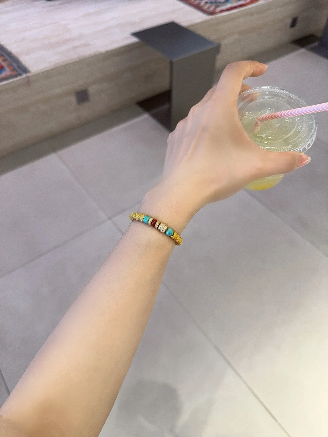 短发女孩的精致法则：一点金色刚刚好
