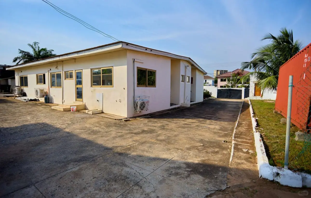 阿克拉大house 出售 100万美元