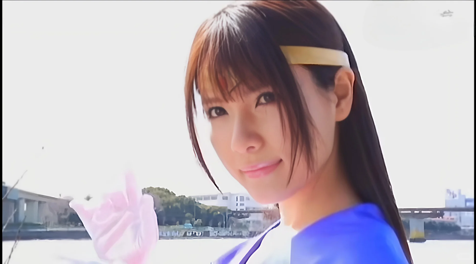 露依扮演的雅典娜真的很漂亮和有气质
