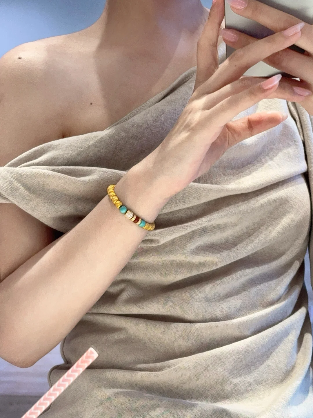 短发女孩的精致法则：一点金色刚刚好