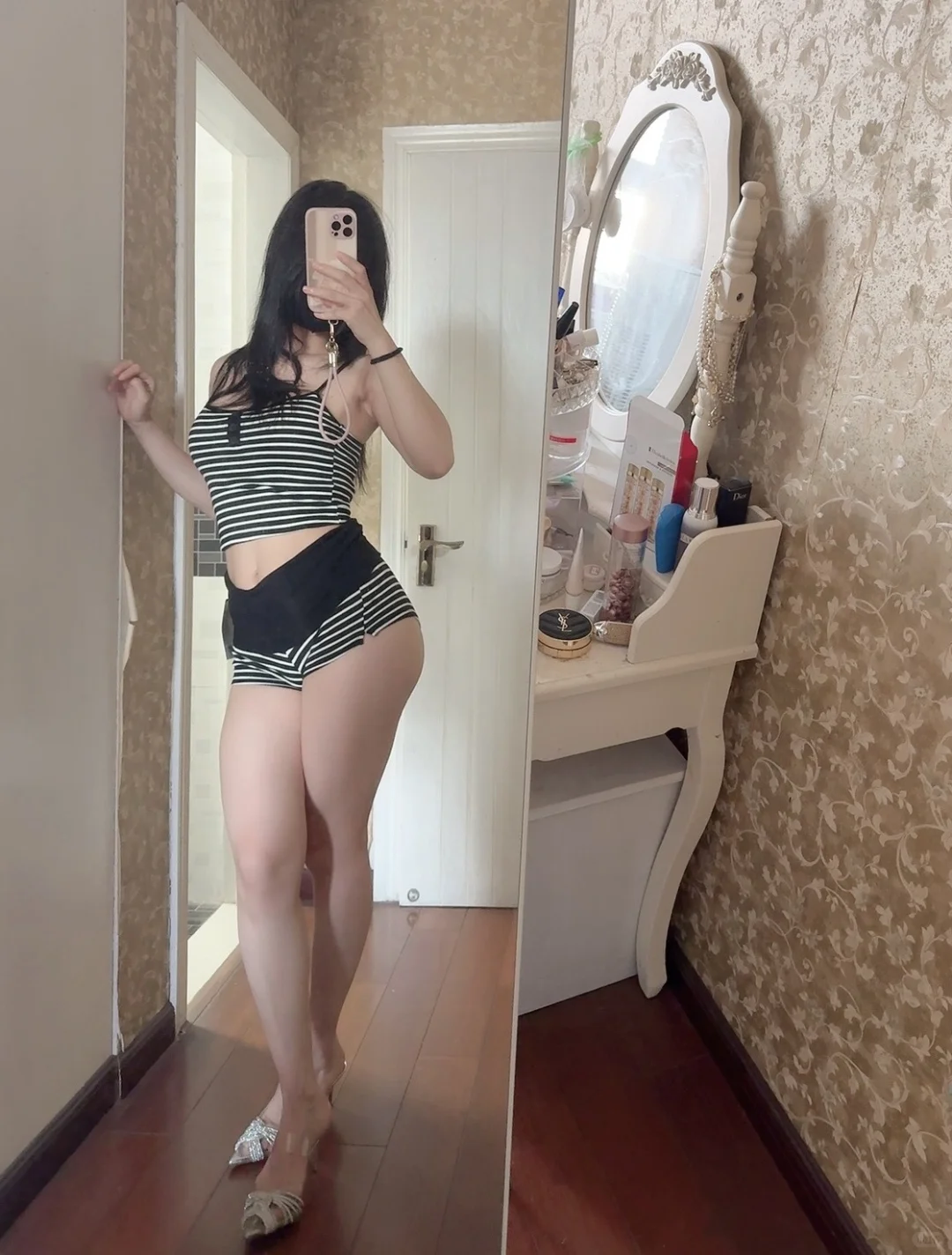 跟着小红书买的辣妹装，退还是留🫢🫢