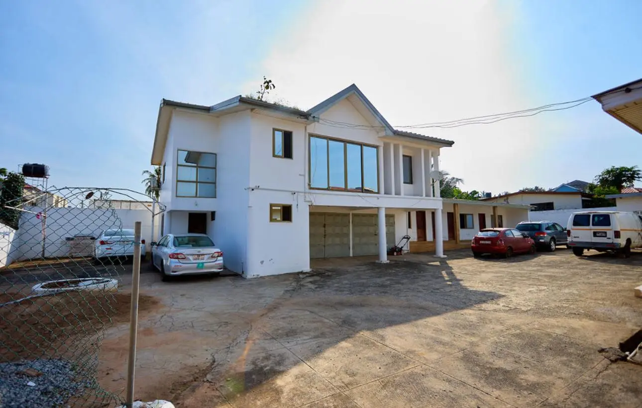 阿克拉大house 出售 100万美元