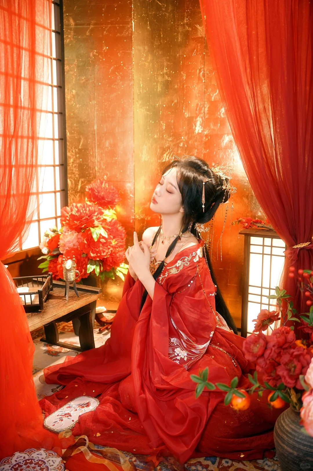 “殿下何故穿红衣”｜红色汉服写真📸bjd仿妆