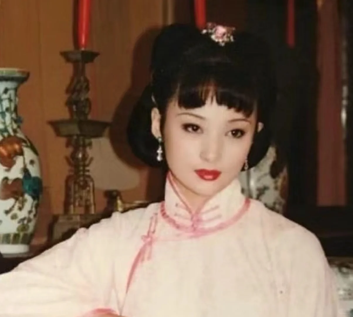 眉目如画是亚洲女孩的捷径