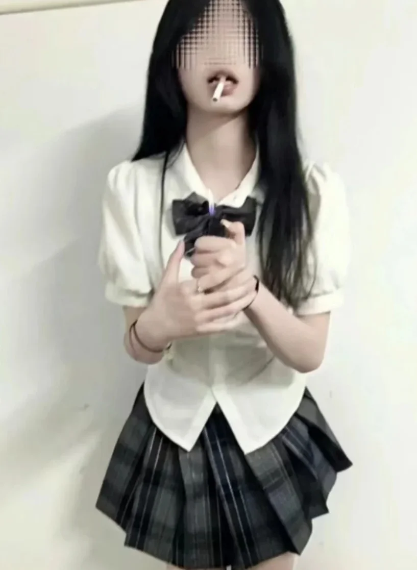 帅死前任的拍照姿势