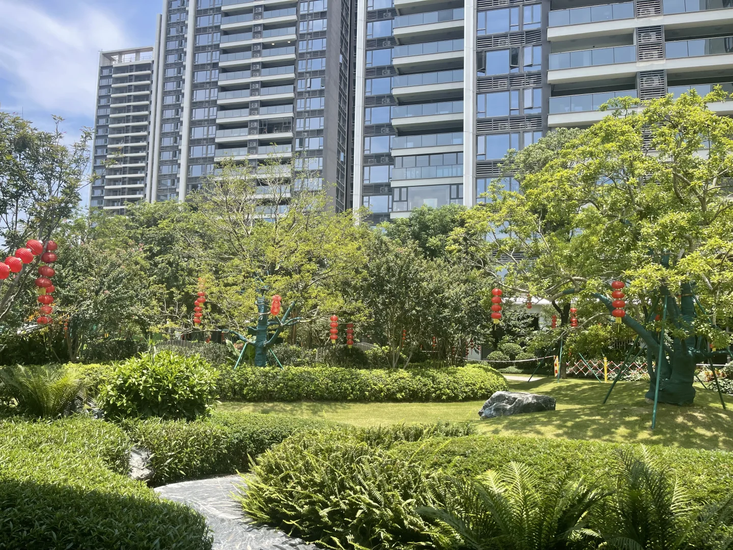 新小区开展开业宣传，多户团购，优惠加倍