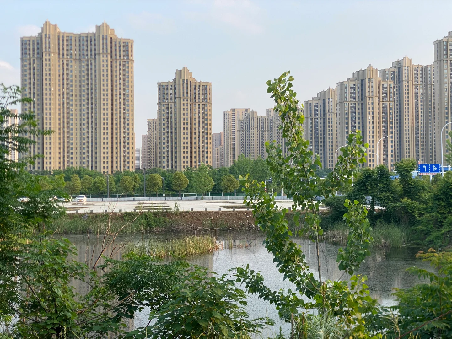 全国有数以万计的新古典风格住宅小区吧