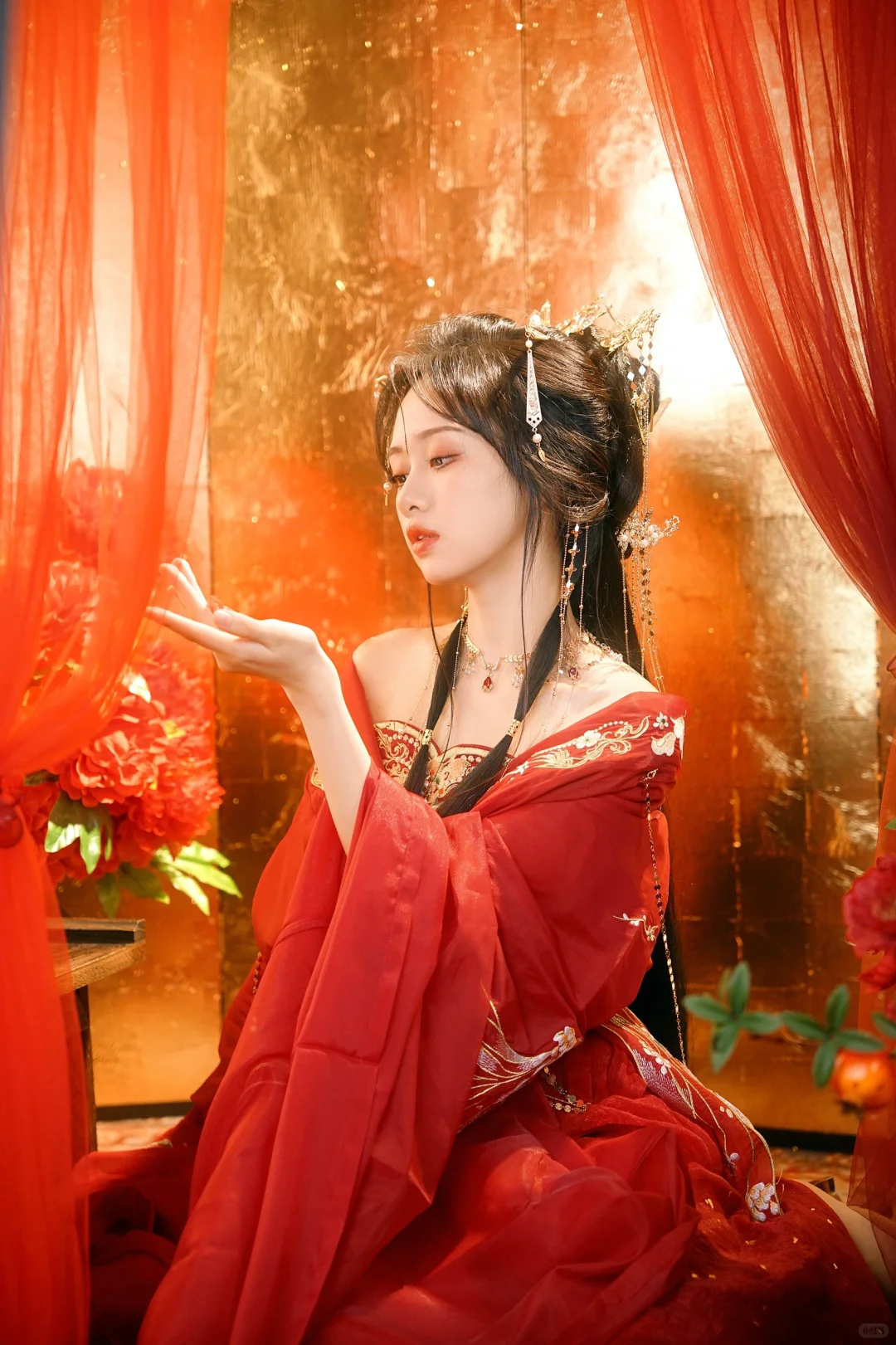 “殿下何故穿红衣”｜红色汉服写真📸bjd仿妆