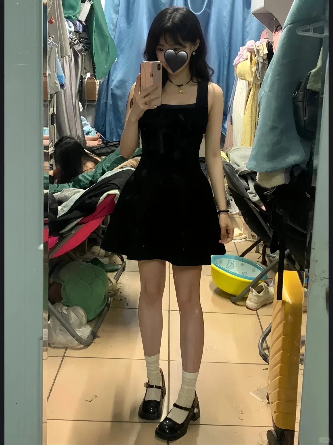 能掐出腰的❗千金赫本风小黑裙真的好看啊啊