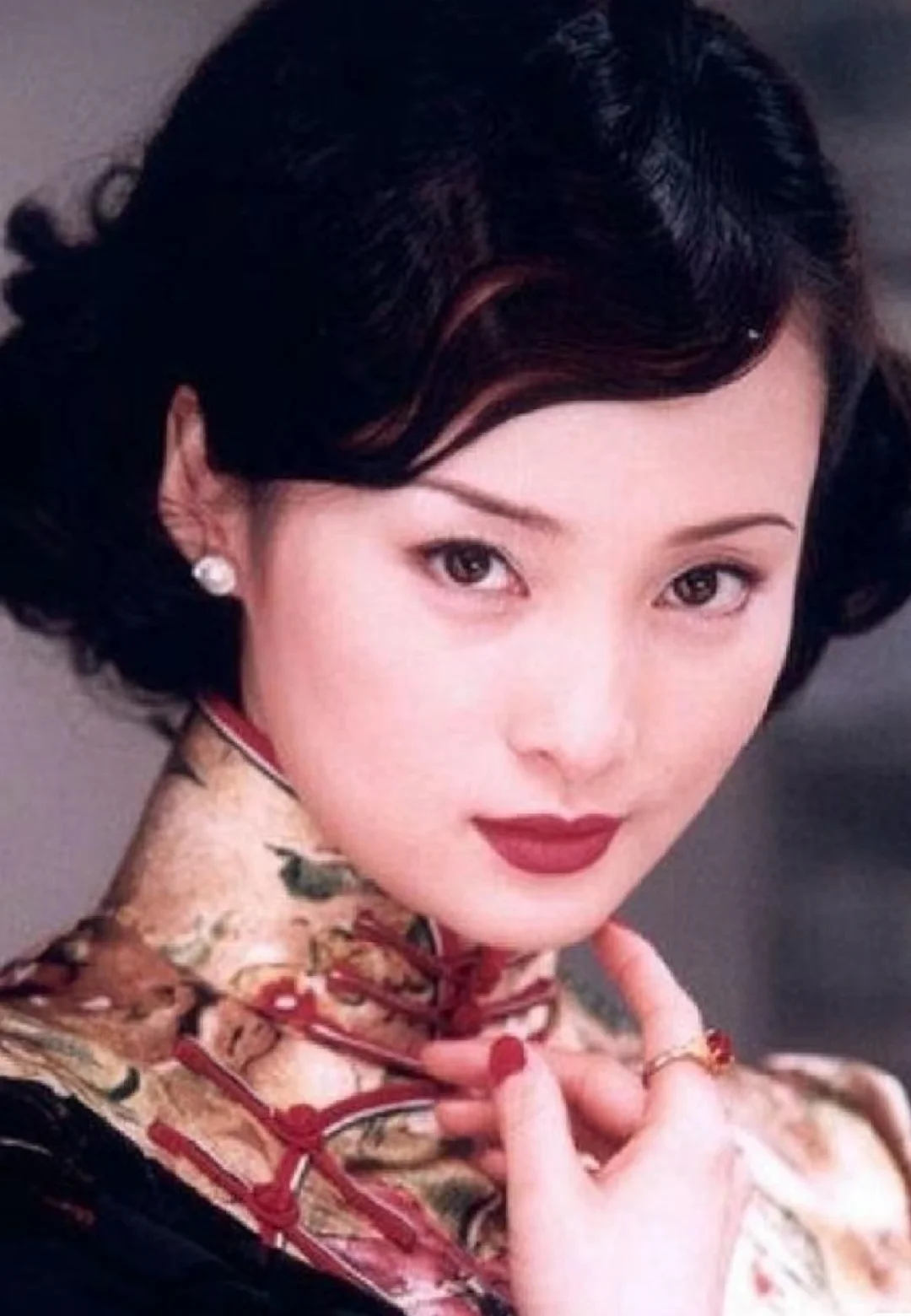 眉目如画是亚洲女孩的捷径