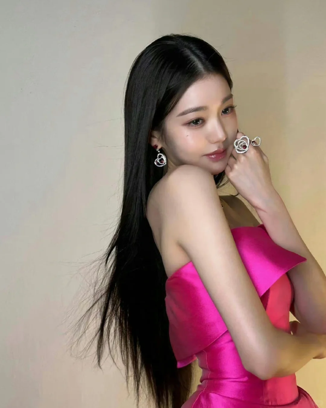 眉目如画是亚洲女孩的捷径