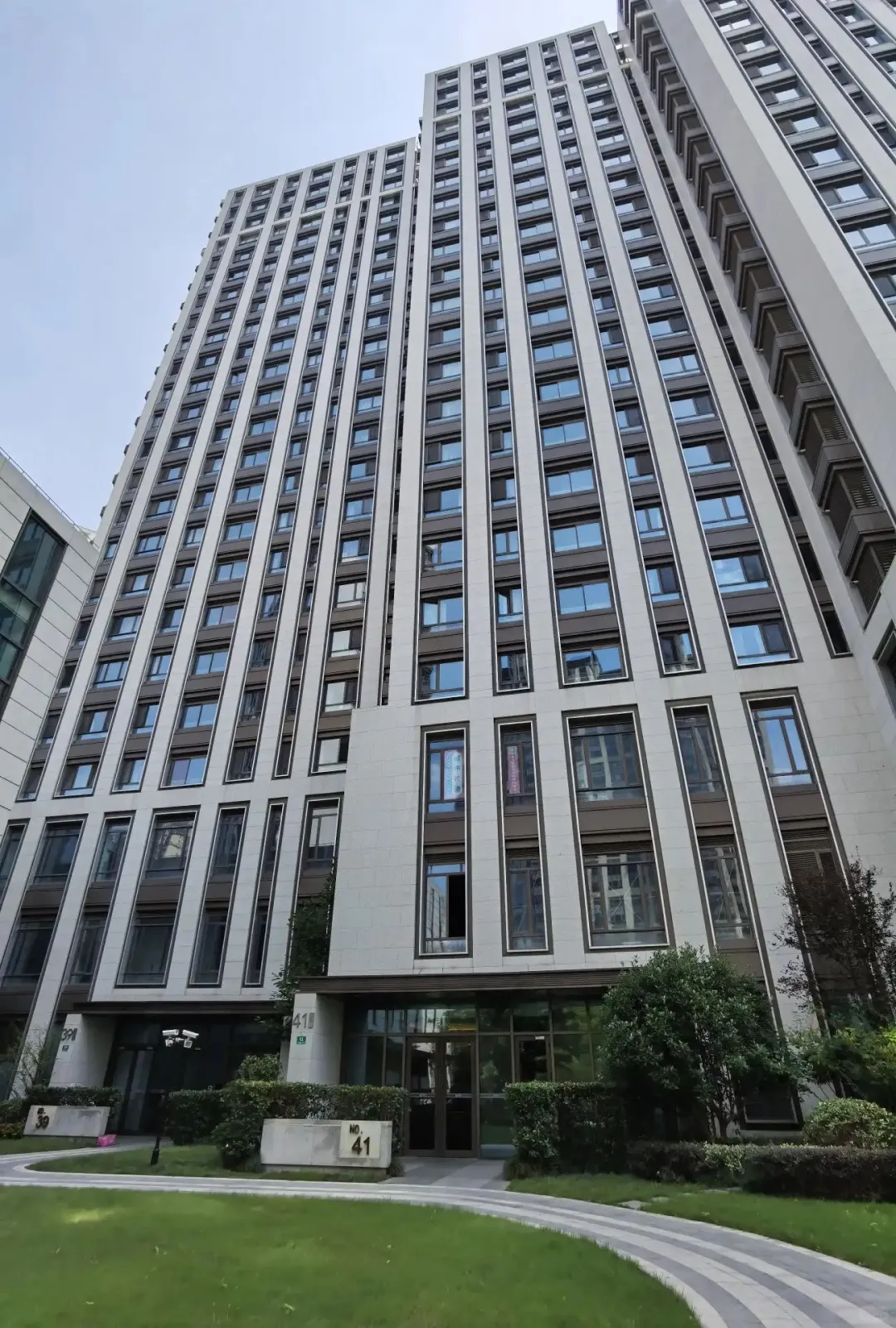上海内环精装三房，业主怒降600万砸盘出售