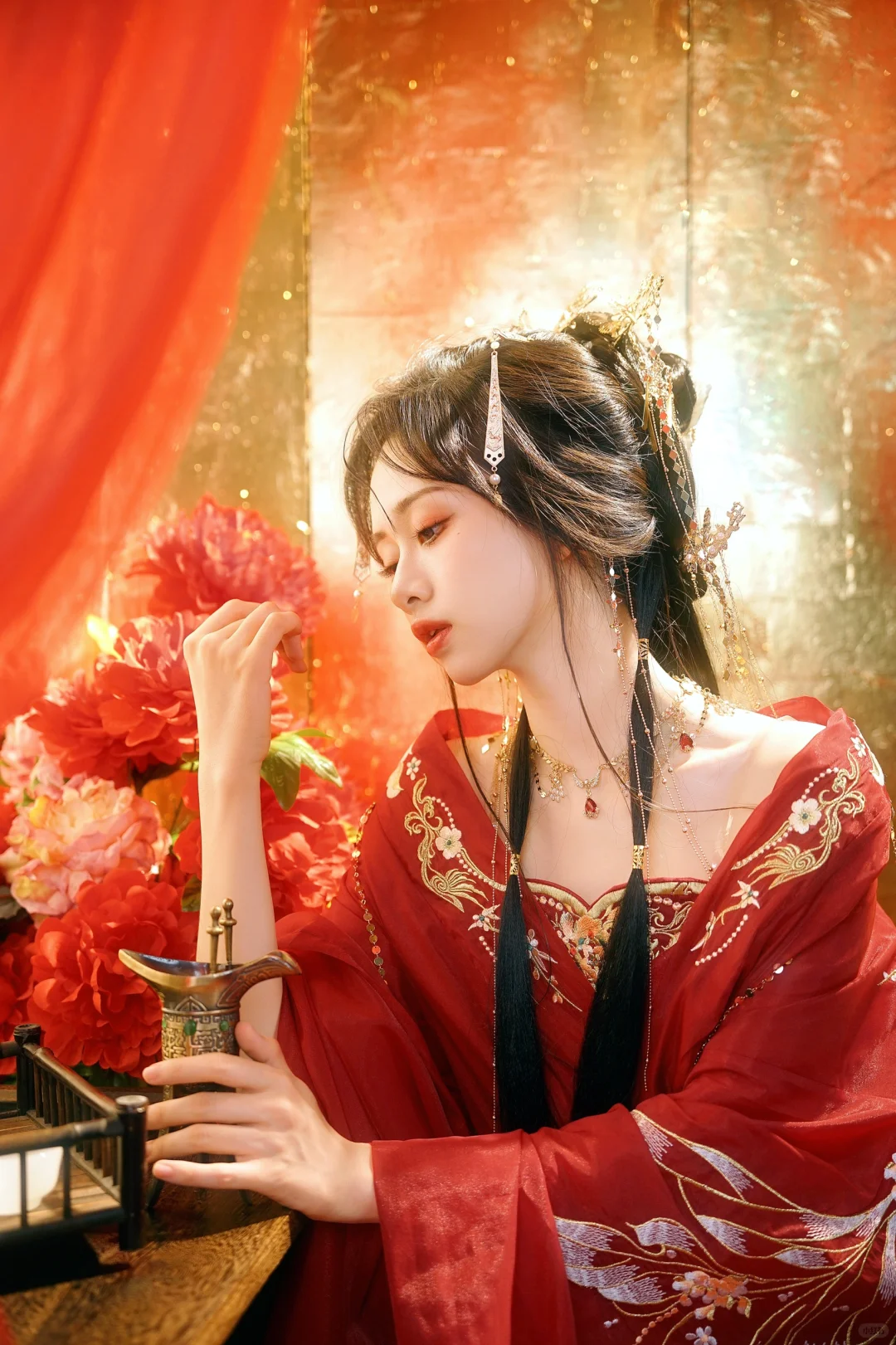 “殿下何故穿红衣”｜红色汉服写真📸bjd仿妆