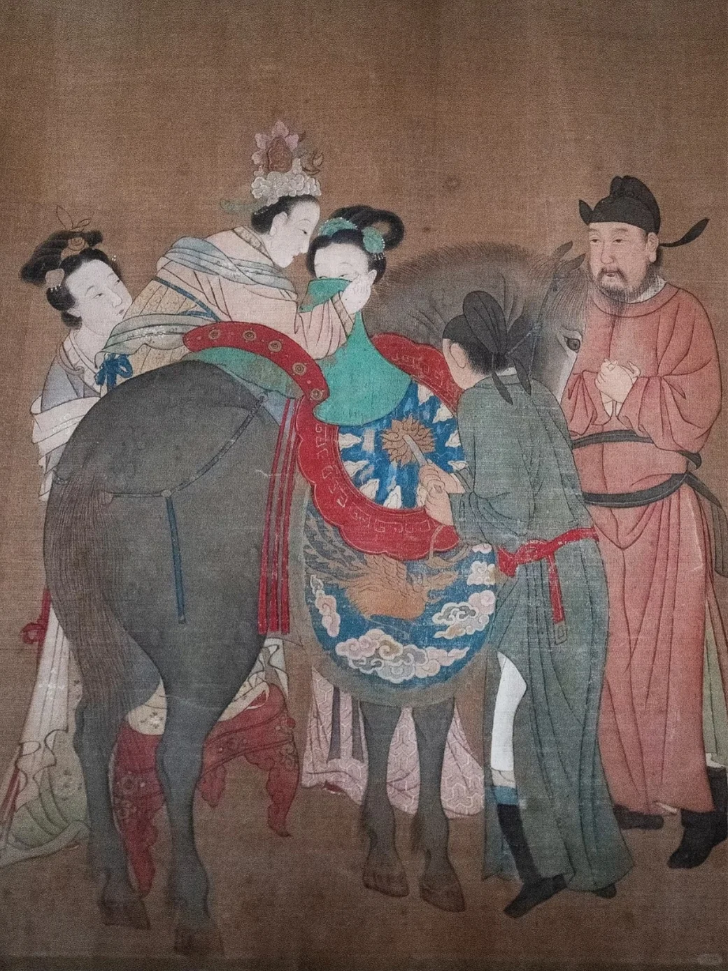 从画上看，玉环果真个子不高且丰腴