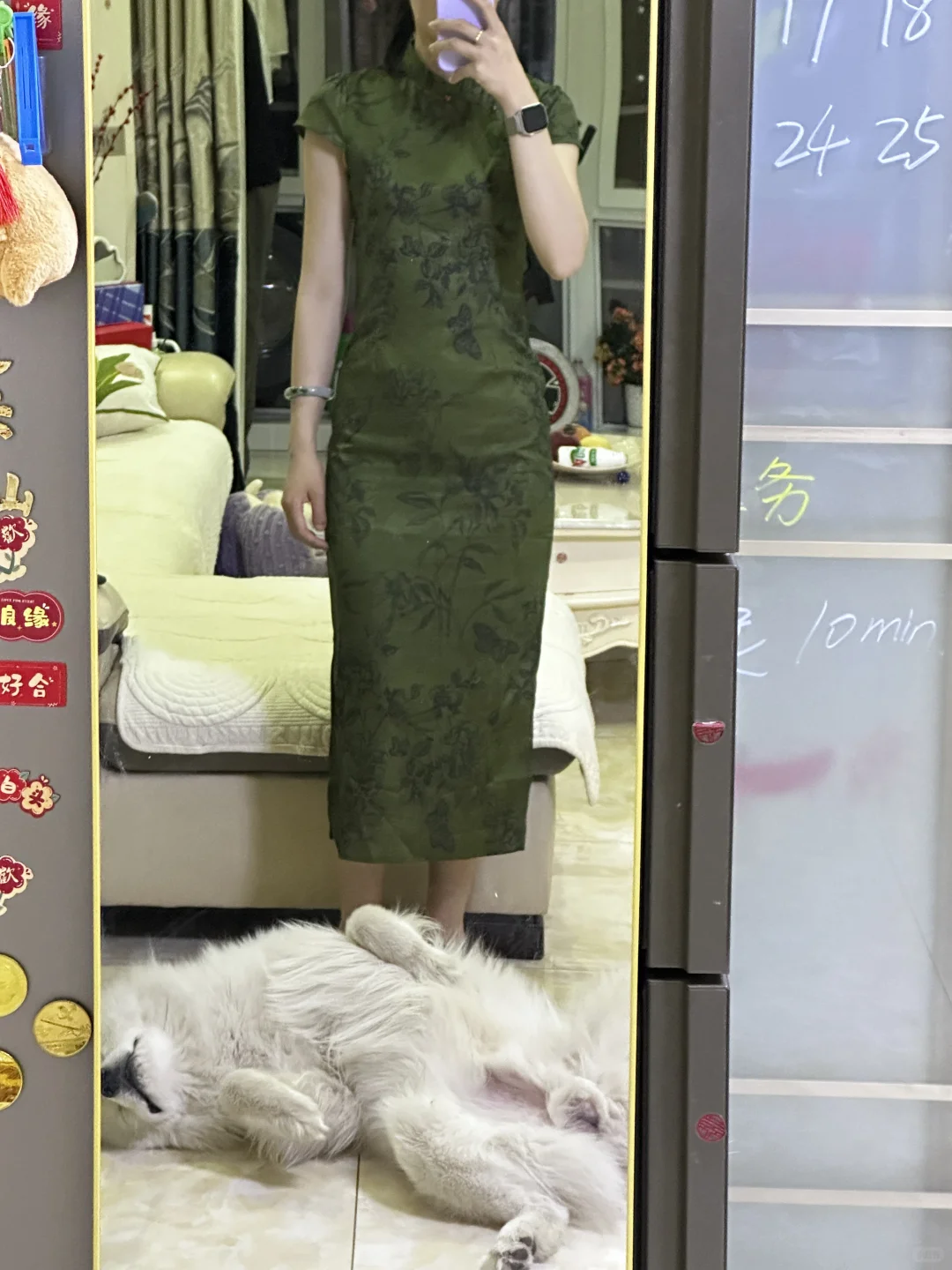 这个旗袍要不要留啊