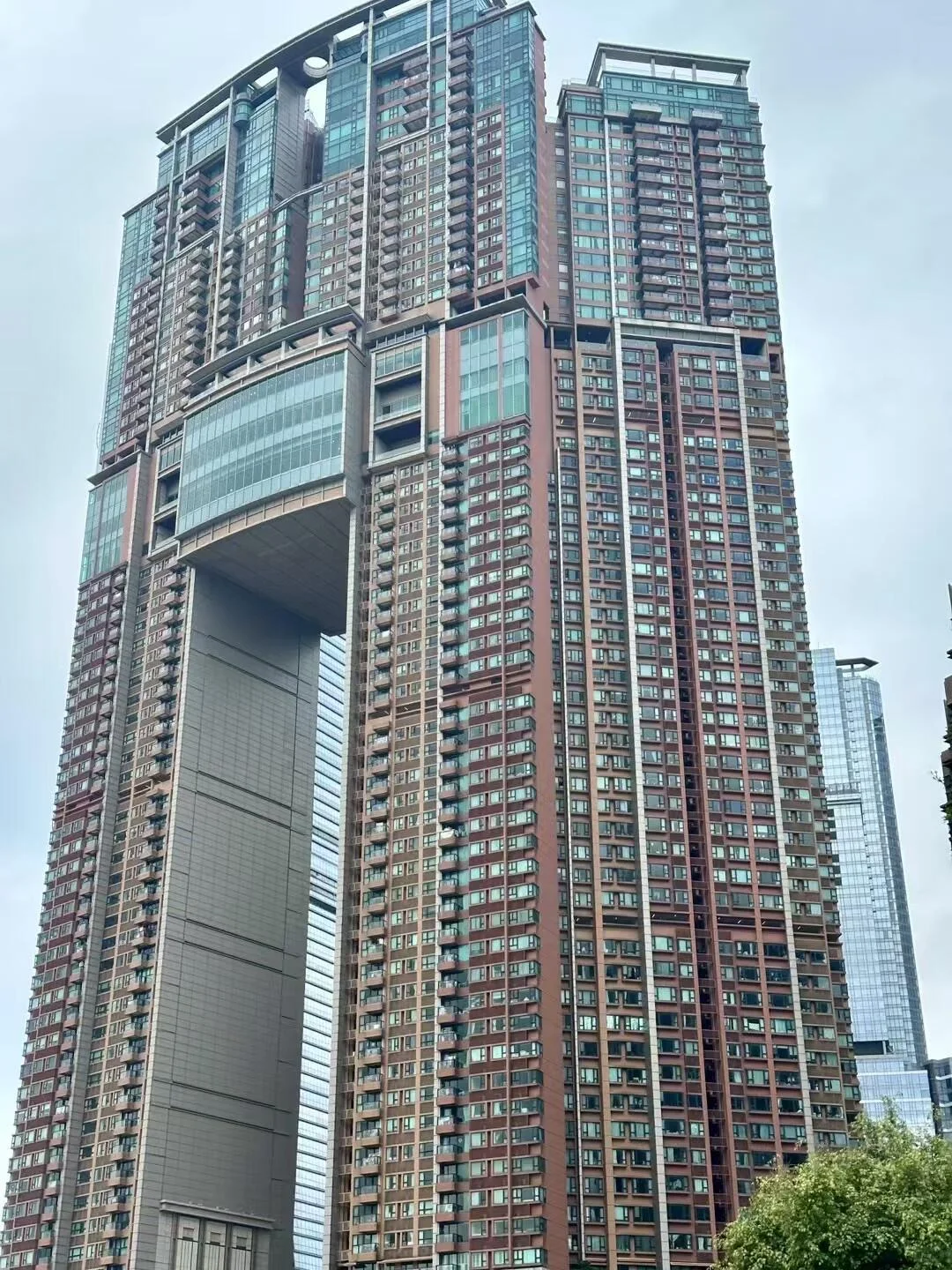香港老牌顶奢豪宅凯旋门，一线海景看房记