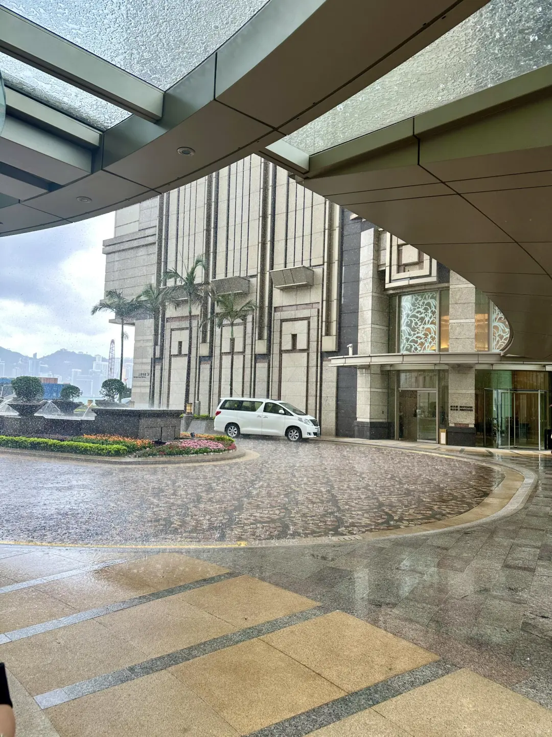 香港老牌顶奢豪宅凯旋门，一线海景看房记