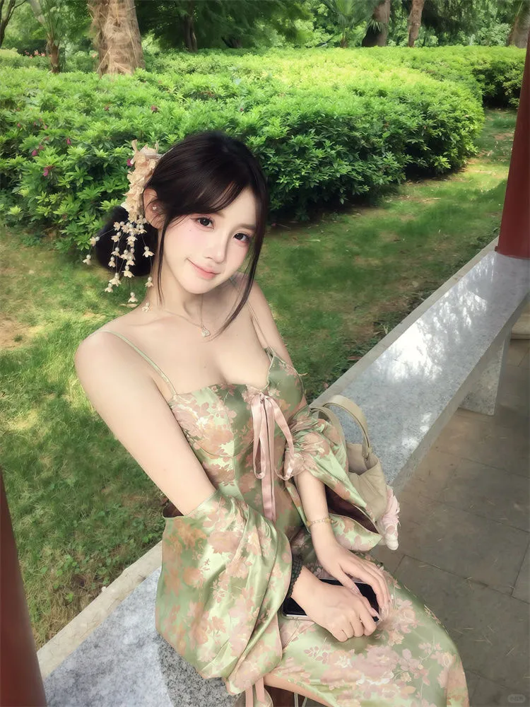 好美啊，复古旗袍裙