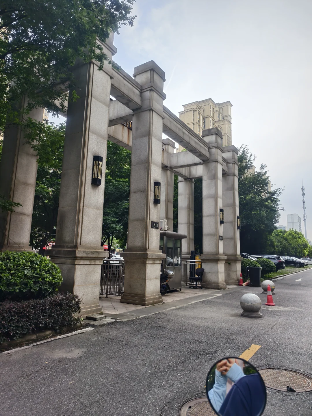 好消息：终于找到合适小区 坏消息:无房源