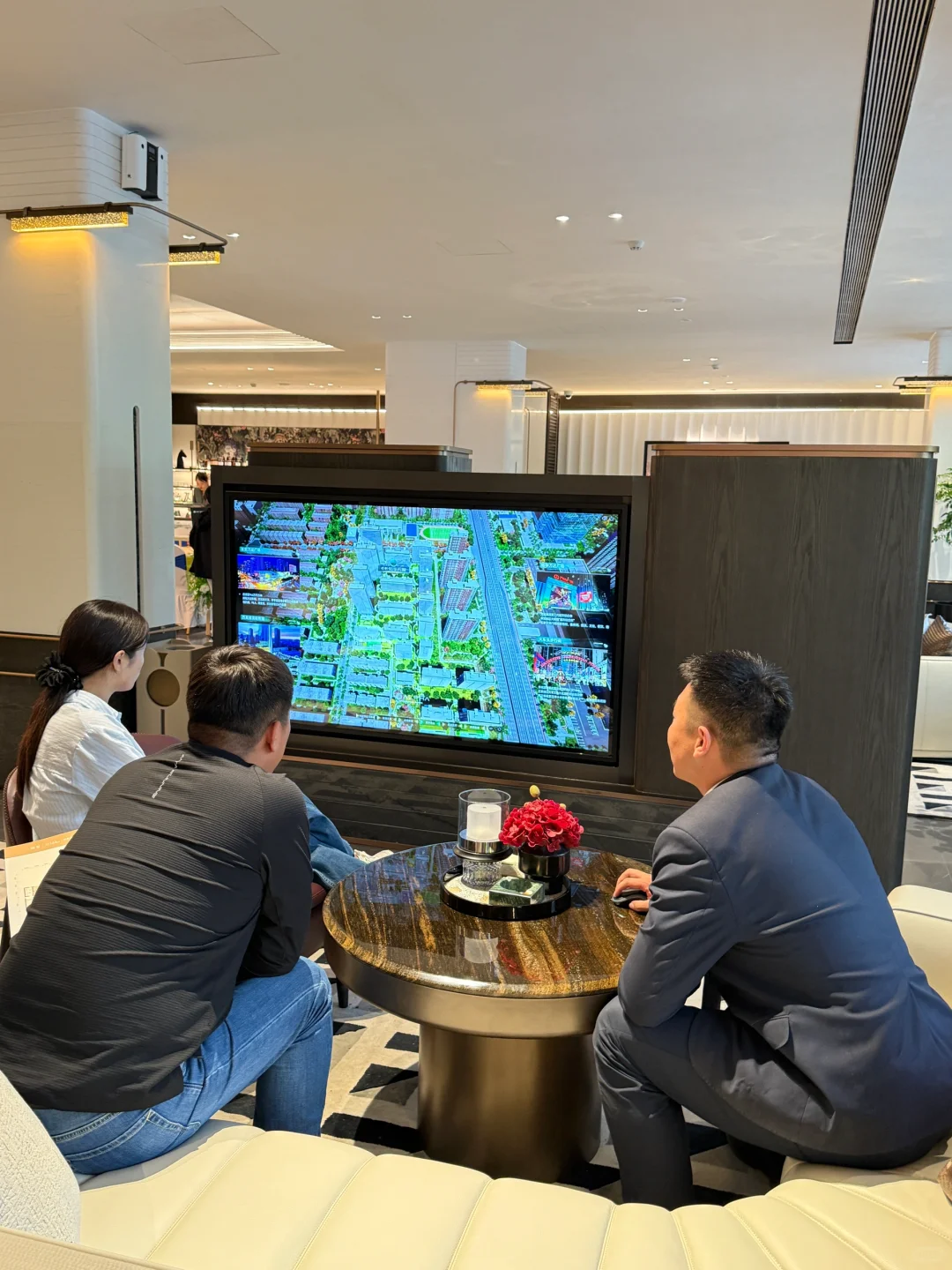 石家庄还是有钱人多啊……这地爆满🤣